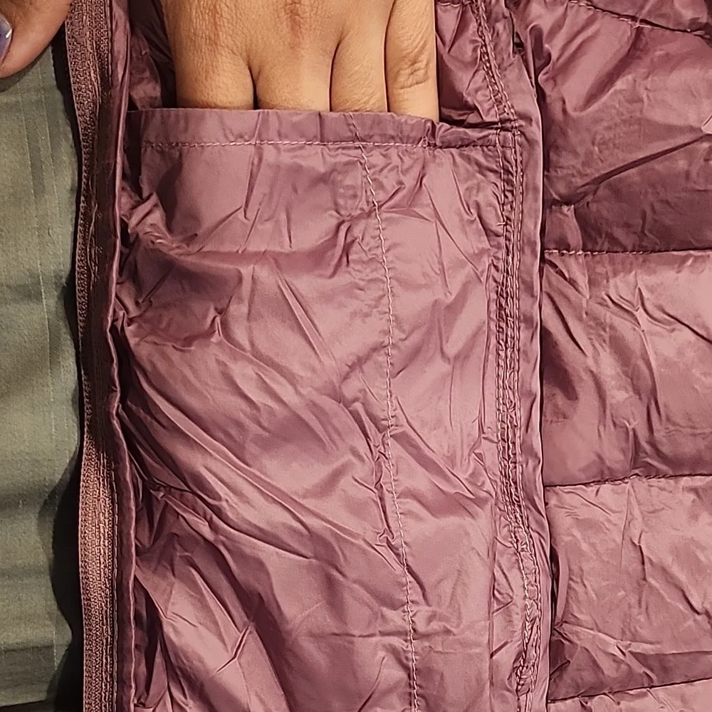 Women's Mauve Quilted Puffer Vest. - Picture 10 of 11
